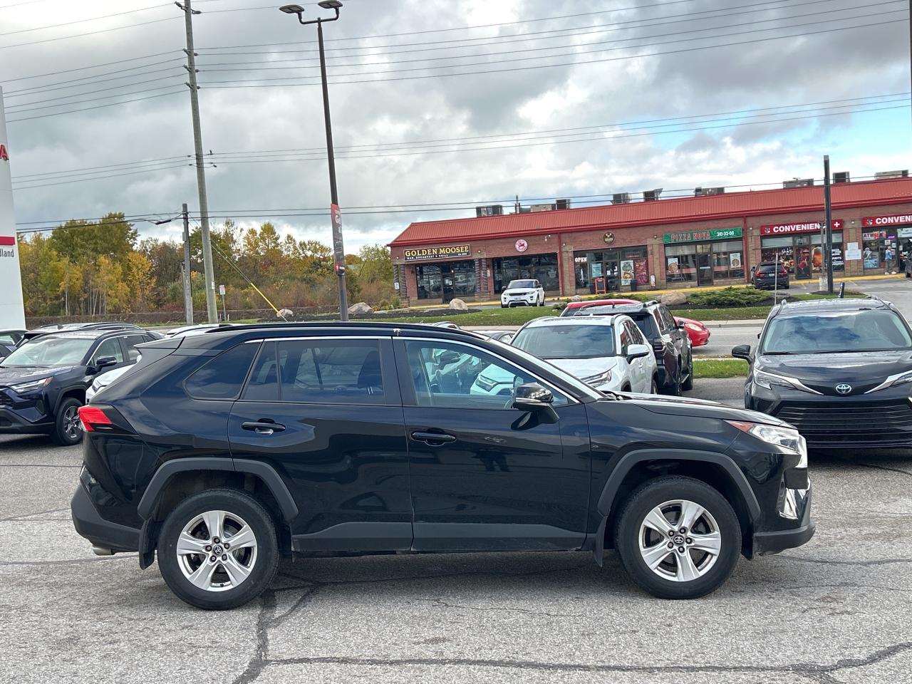 2021 Toyota RAV4 XLE   Power Moonroof   NO REPORTED ACCIDENTS Photo