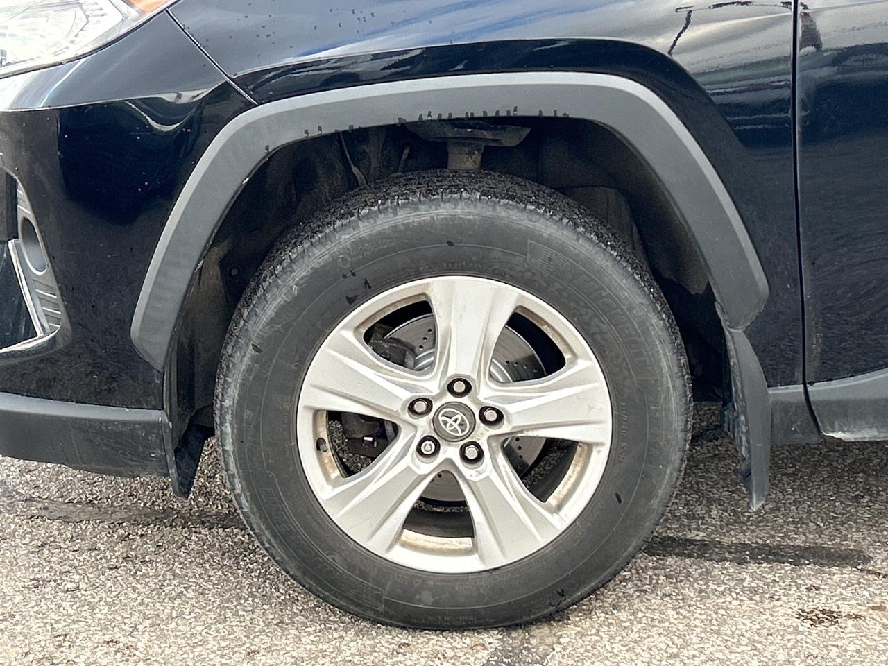 2021 Toyota RAV4 XLE   Power Moonroof   NO REPORTED ACCIDENTS Photo