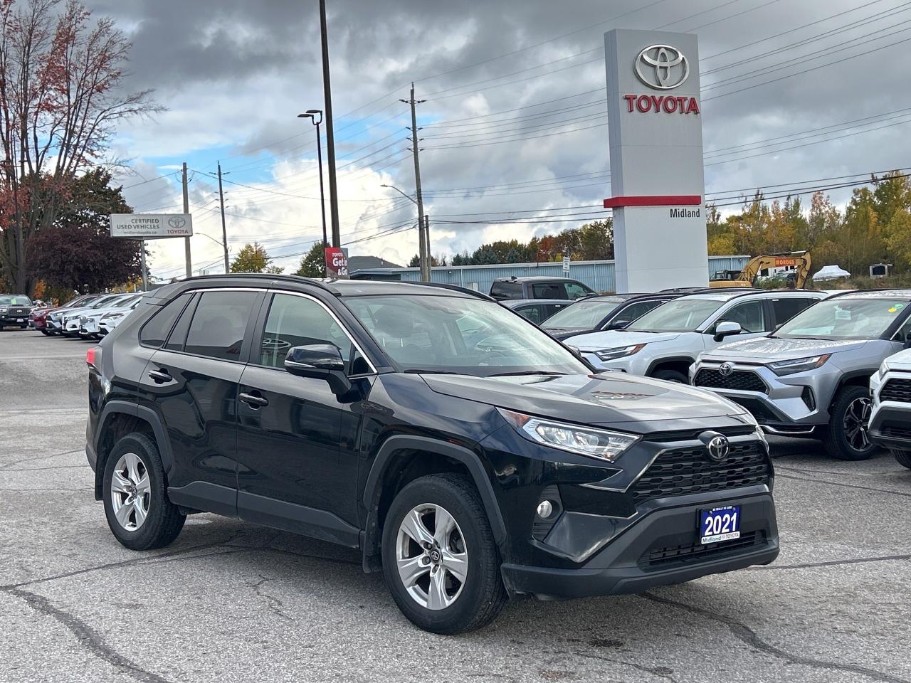 2021 Toyota RAV4 XLE   Power Moonroof   NO REPORTED ACCIDENTS Photo