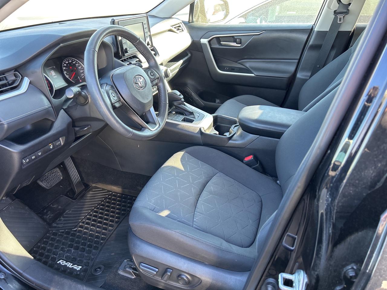 2021 Toyota RAV4 XLE   Power Moonroof   NO REPORTED ACCIDENTS Photo