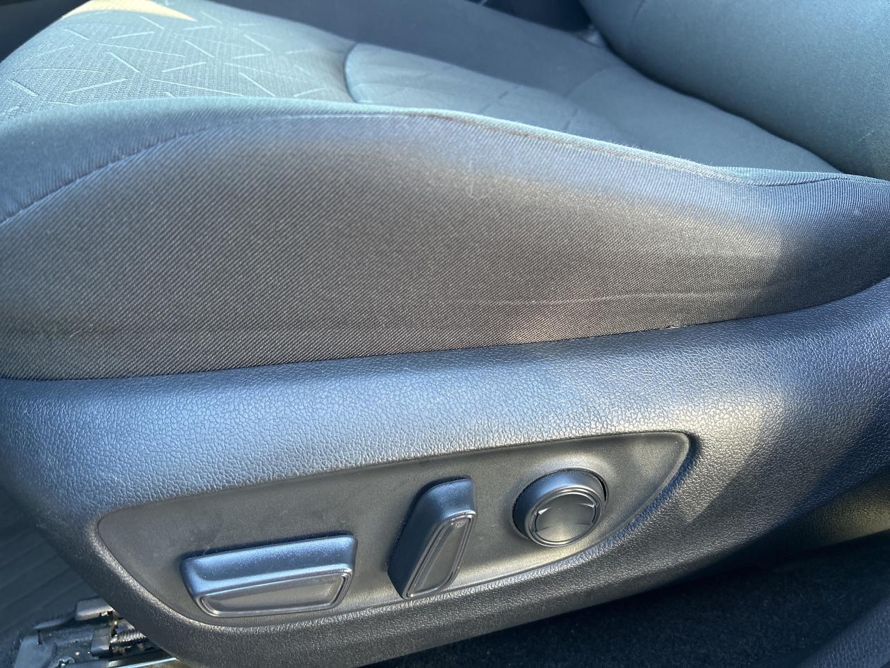 2021 Toyota RAV4 XLE   Power Moonroof   NO REPORTED ACCIDENTS Photo