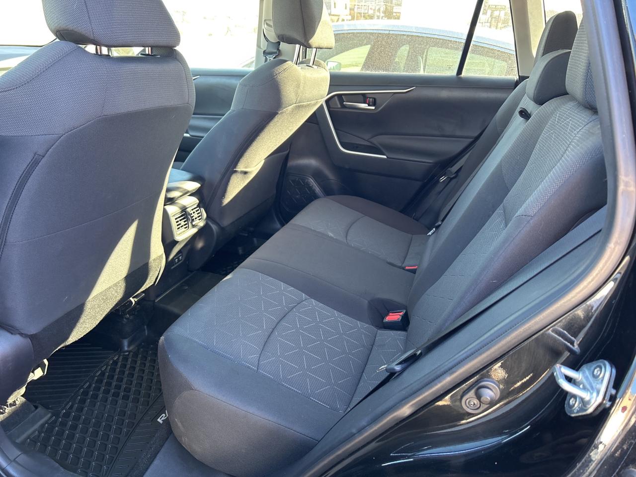 2021 Toyota RAV4 XLE   Power Moonroof   NO REPORTED ACCIDENTS Photo