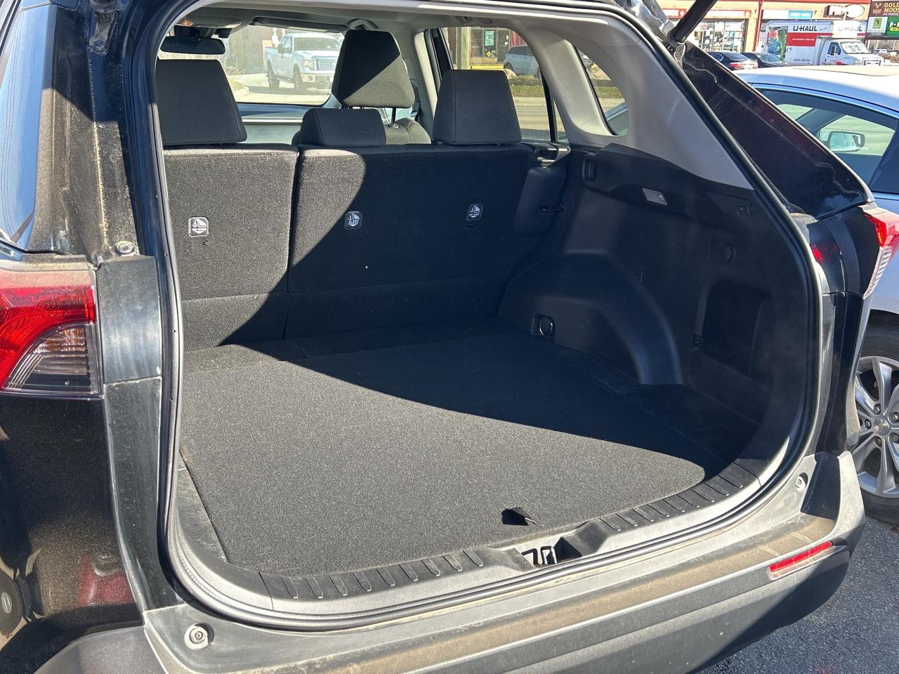 2021 Toyota RAV4 XLE   Power Moonroof   NO REPORTED ACCIDENTS Photo