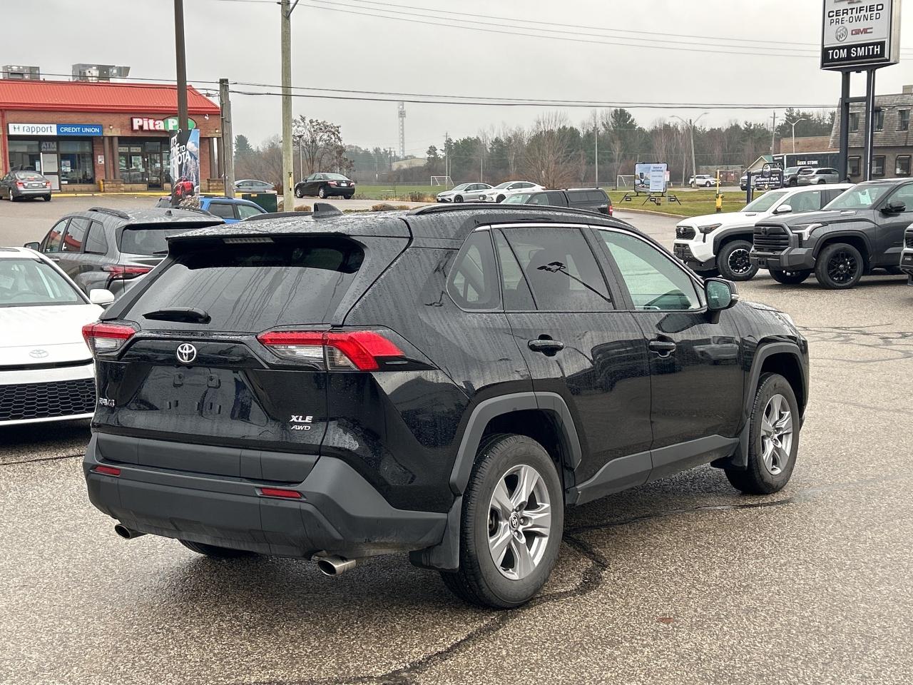 2025 Toyota RAV4 XLE   NO REPORTED ACCIDENTS   Power Moonroof Photo4