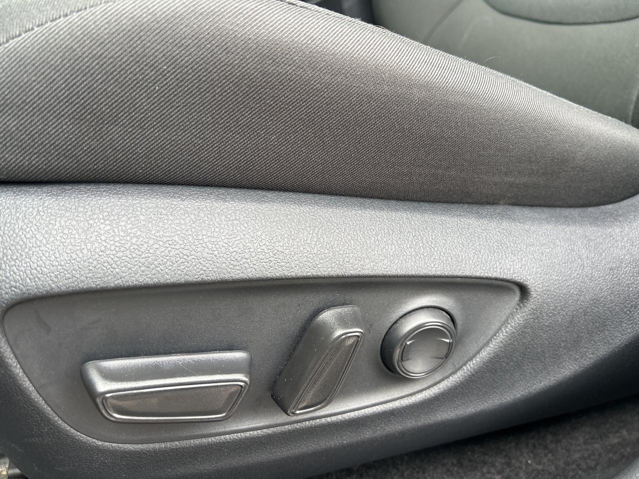 2025 Toyota RAV4 XLE   NO REPORTED ACCIDENTS   Power Moonroof Photo