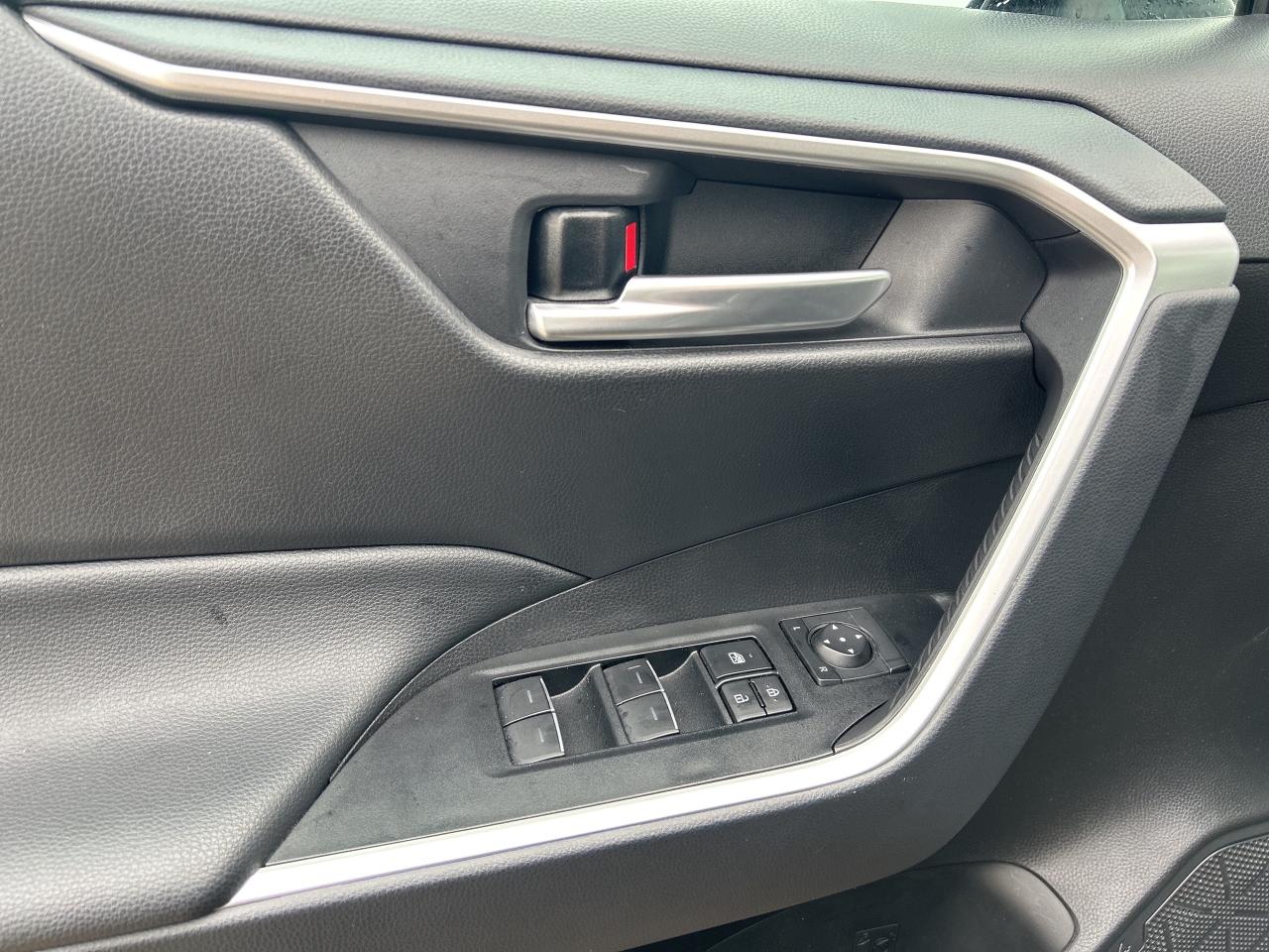 2025 Toyota RAV4 XLE   NO REPORTED ACCIDENTS   Power Moonroof Photo