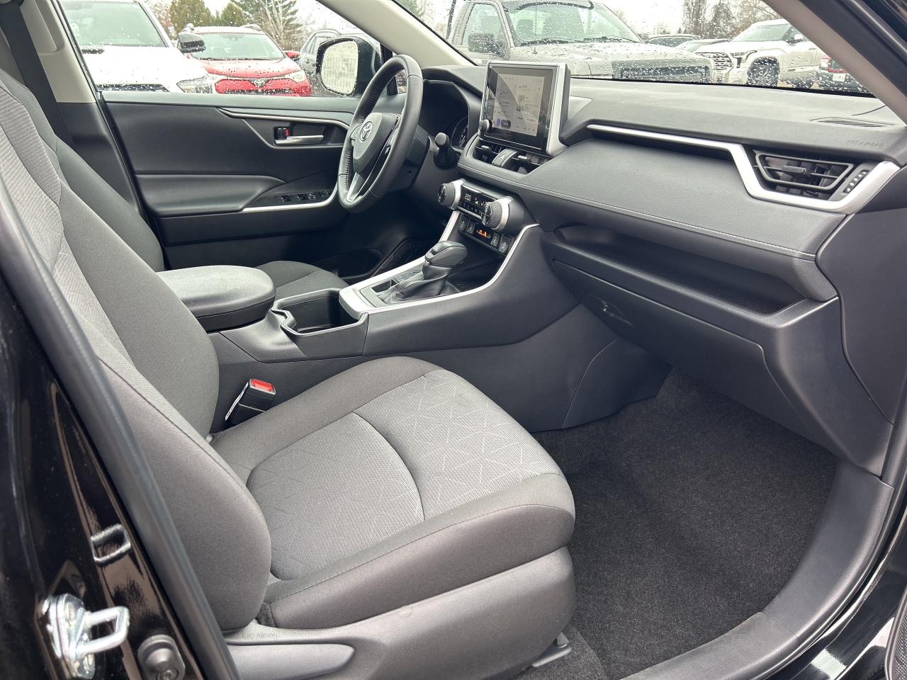 2025 Toyota RAV4 XLE   NO REPORTED ACCIDENTS   Power Moonroof Photo