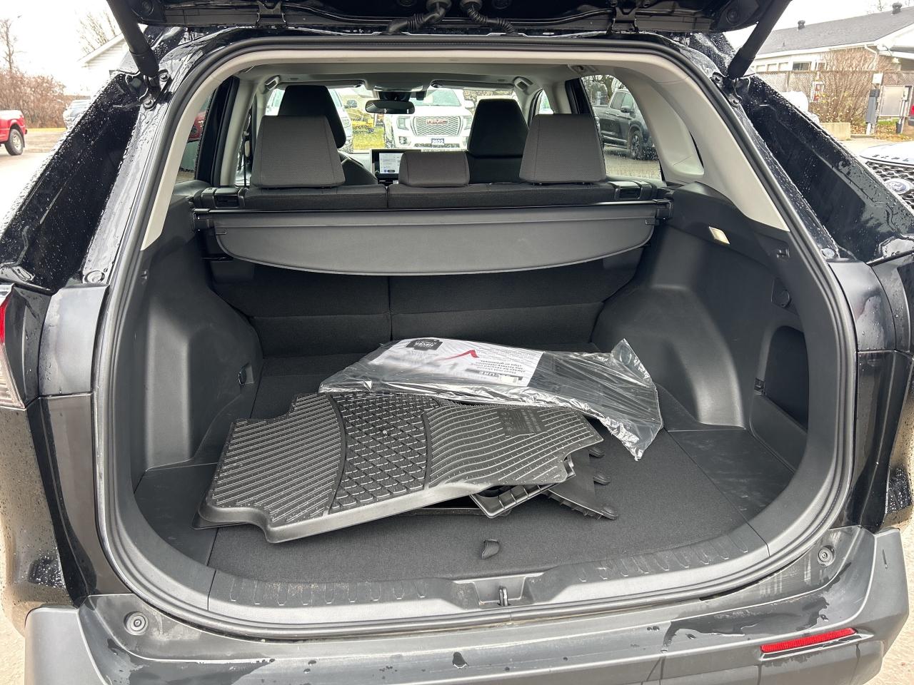 2025 Toyota RAV4 XLE   NO REPORTED ACCIDENTS   Power Moonroof Photo