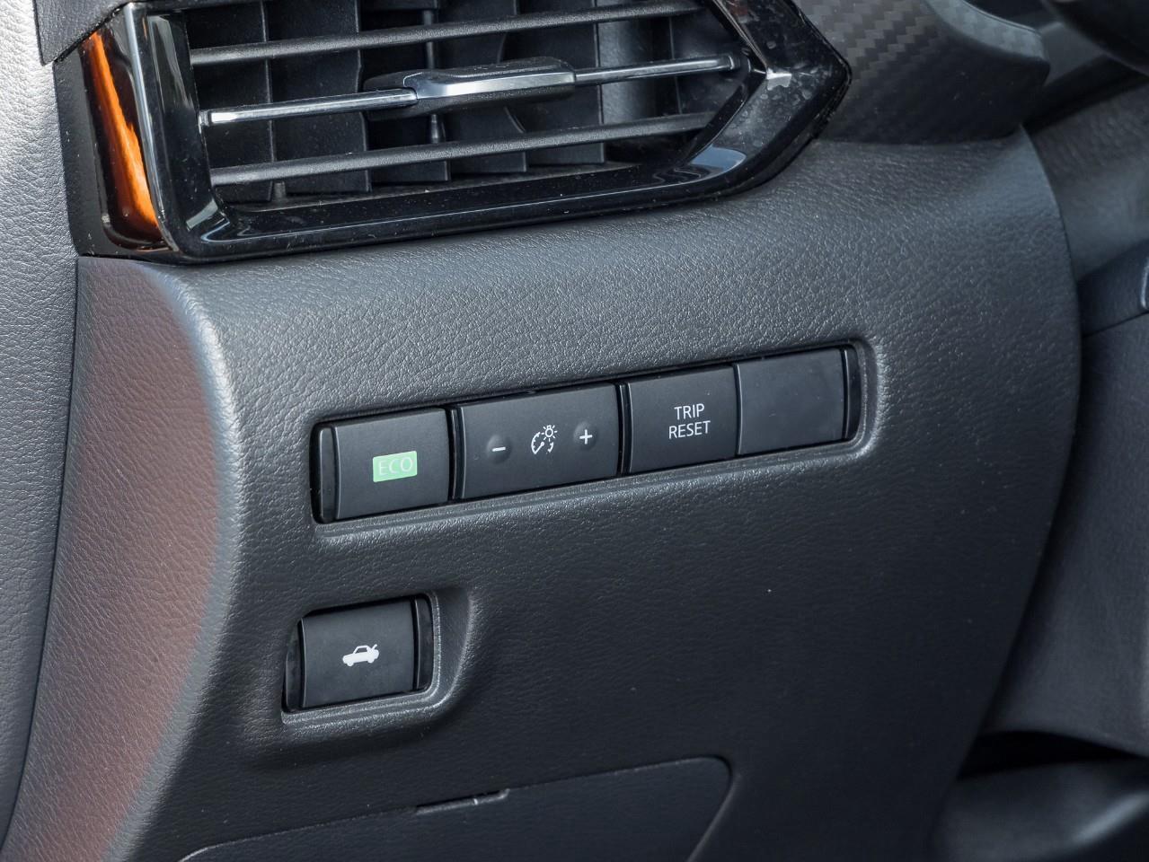 2022 Nissan Sentra SR Photo