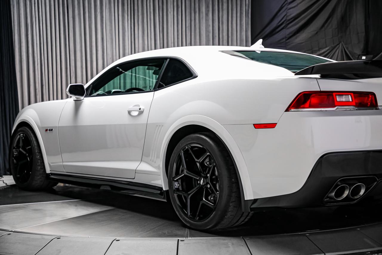 2015 Chevrolet Camaro Z28 427 V8 7.0L 505HP CARBNCERAMIC RARE LOWKM AC Photo