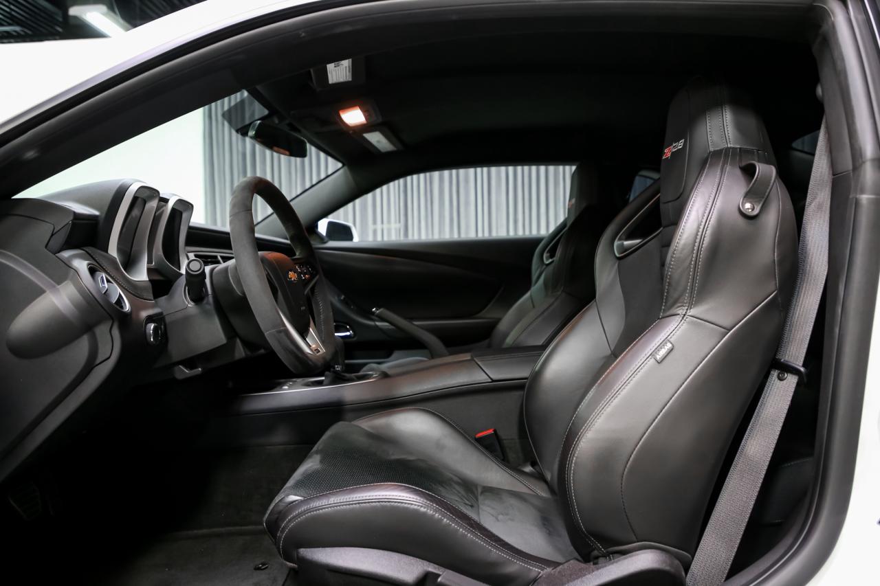2015 Chevrolet Camaro Z28 427 V8 7.0L 505HP CARBNCERAMIC RARE LOWKM AC Photo