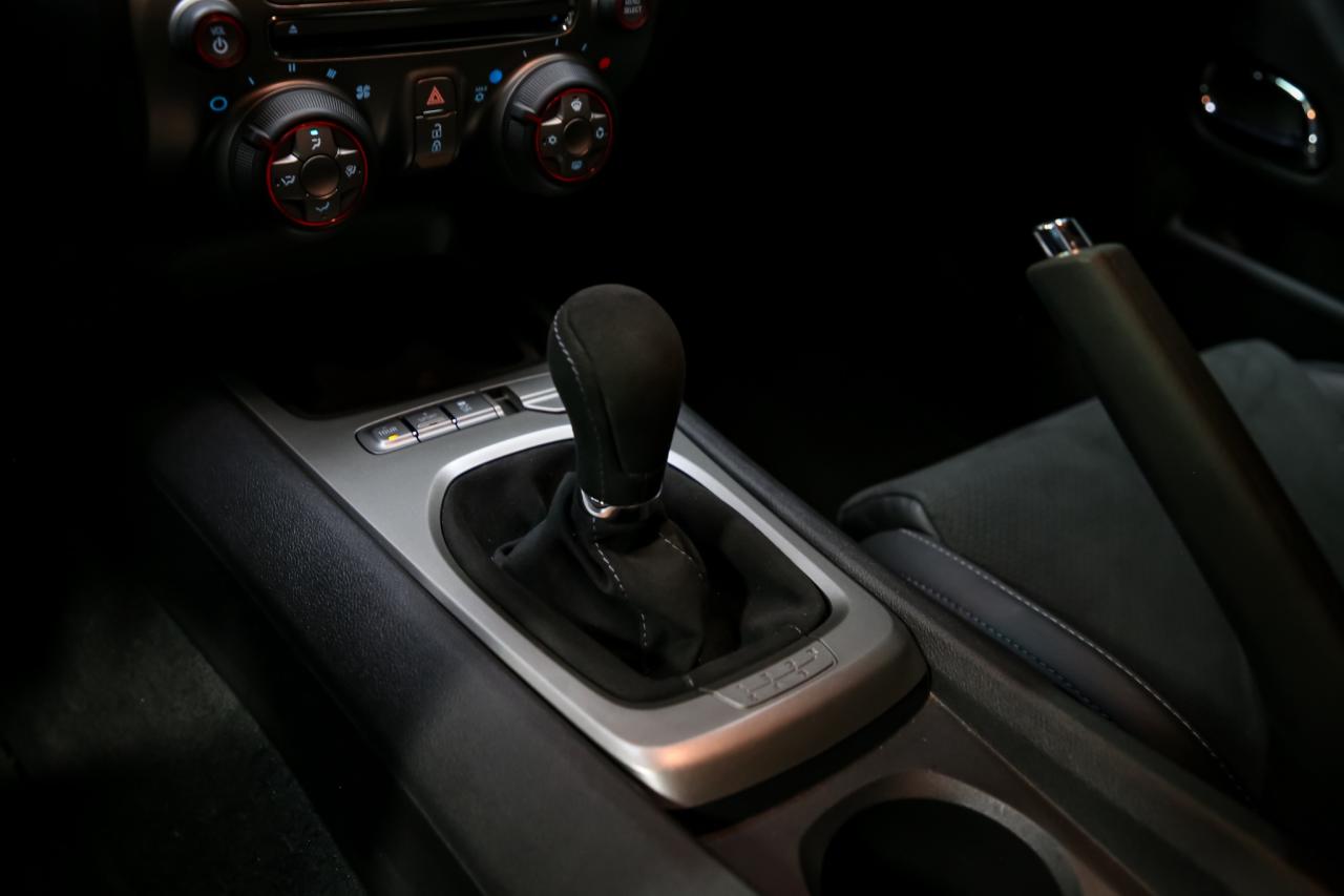 2015 Chevrolet Camaro Z28 427 V8 7.0L 505HP CARBNCERAMIC RARE LOWKM AC Photo