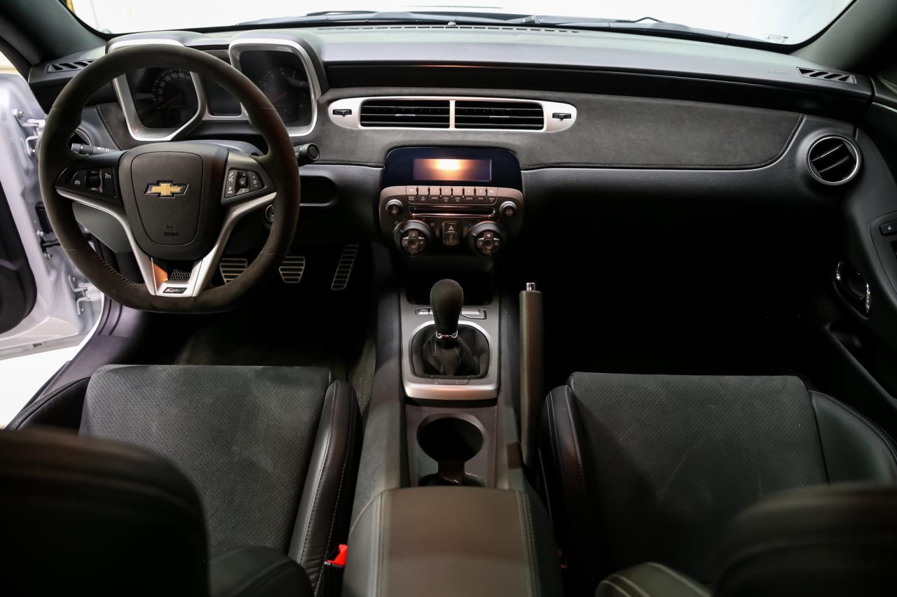 2015 Chevrolet Camaro Z28 427 V8 7.0L 505HP CARBNCERAMIC RARE LOWKM AC Photo