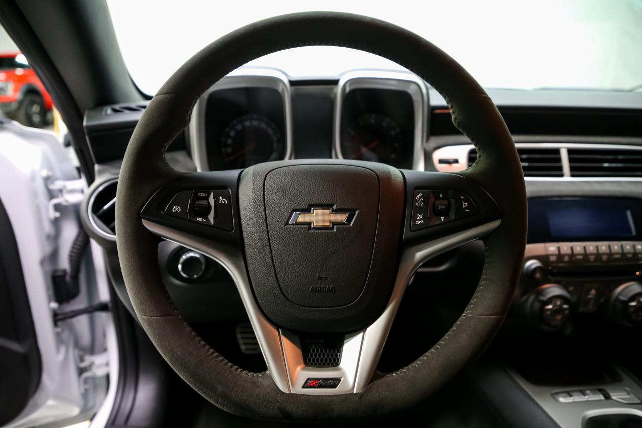 2015 Chevrolet Camaro Z28 427 V8 7.0L 505HP CARBNCERAMIC RARE LOWKM AC Photo