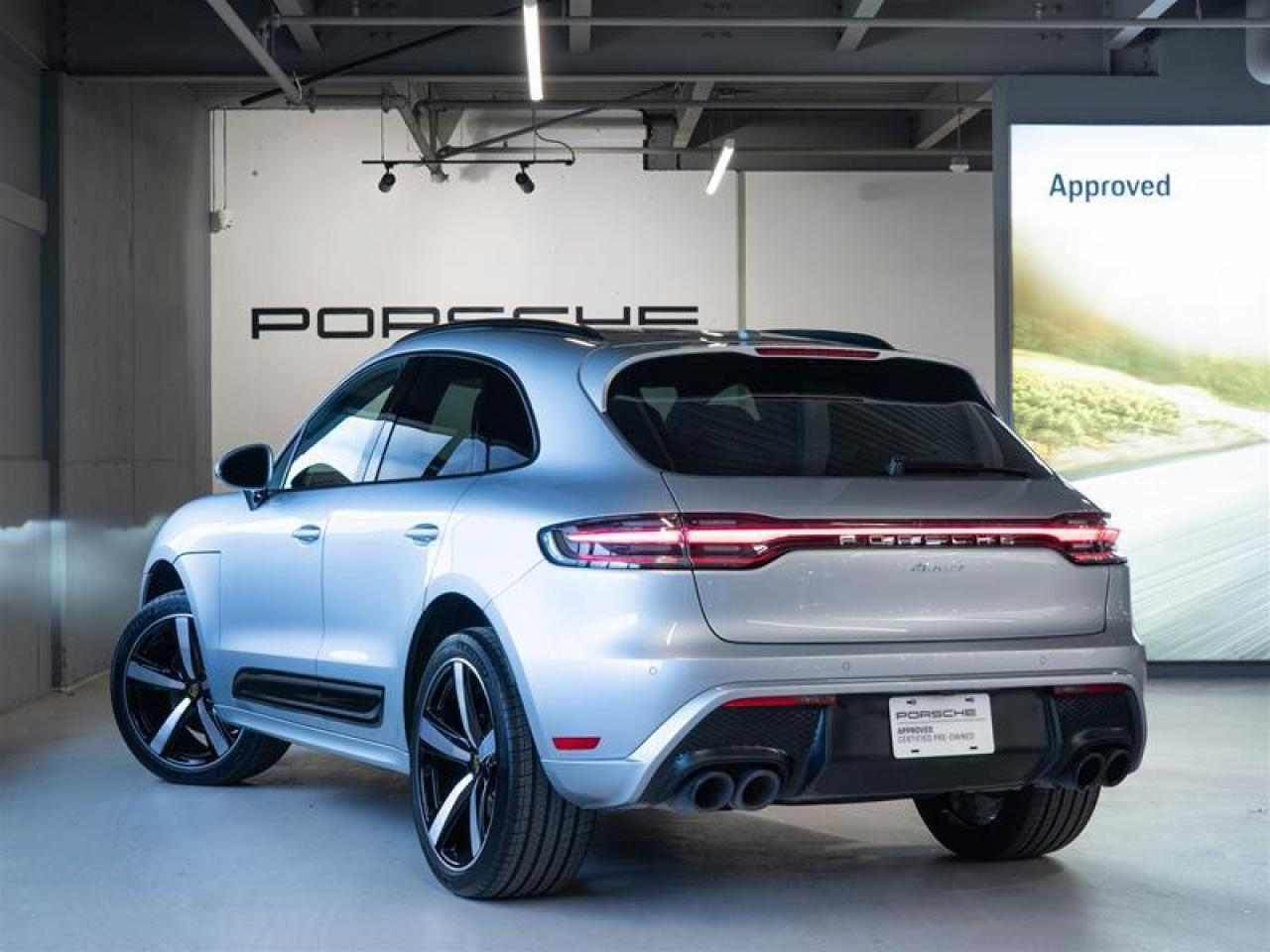 2025 Porsche Macan AWD Photo2