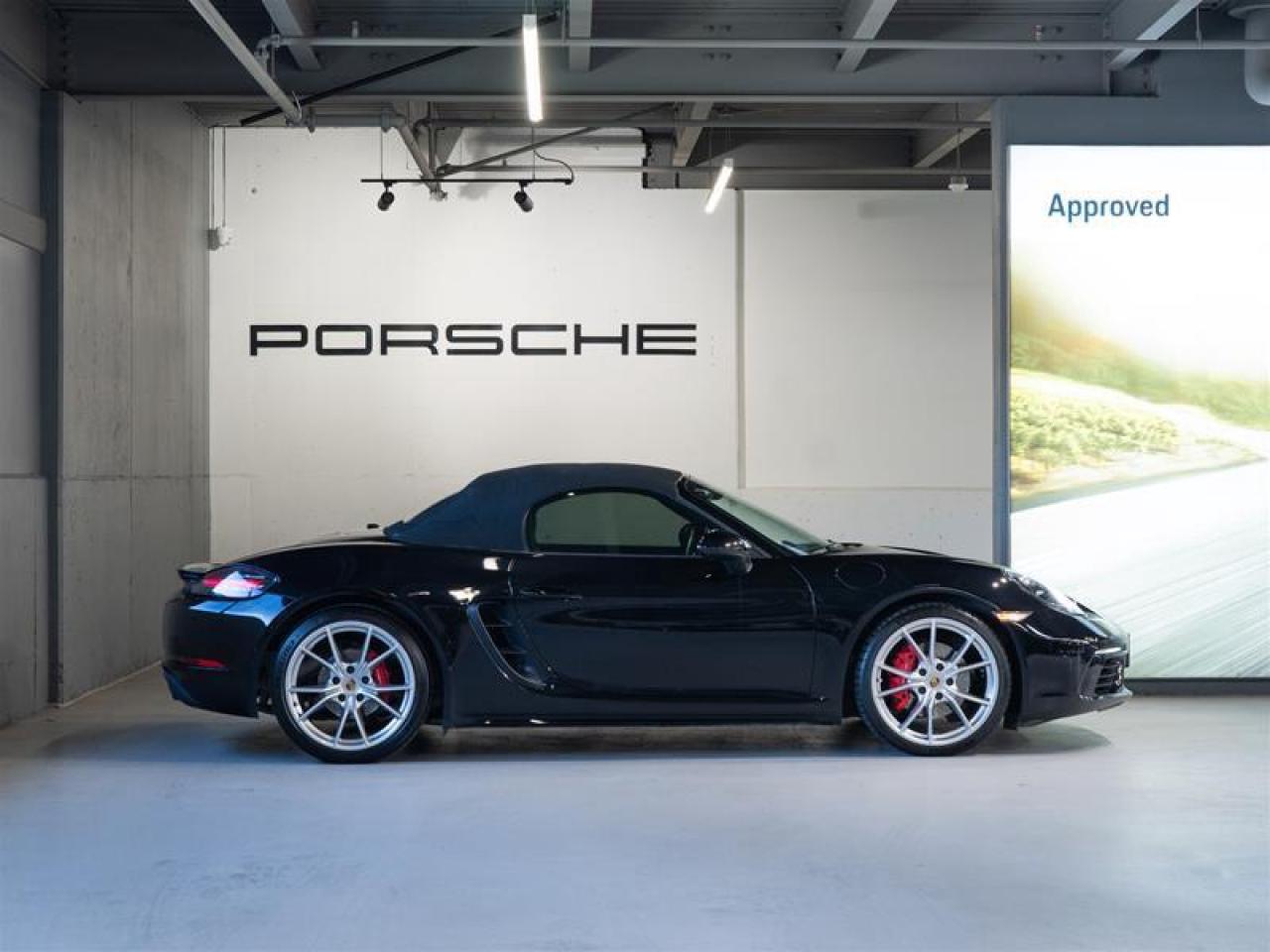 2017 Porsche 718 Boxster S PDK Photo4