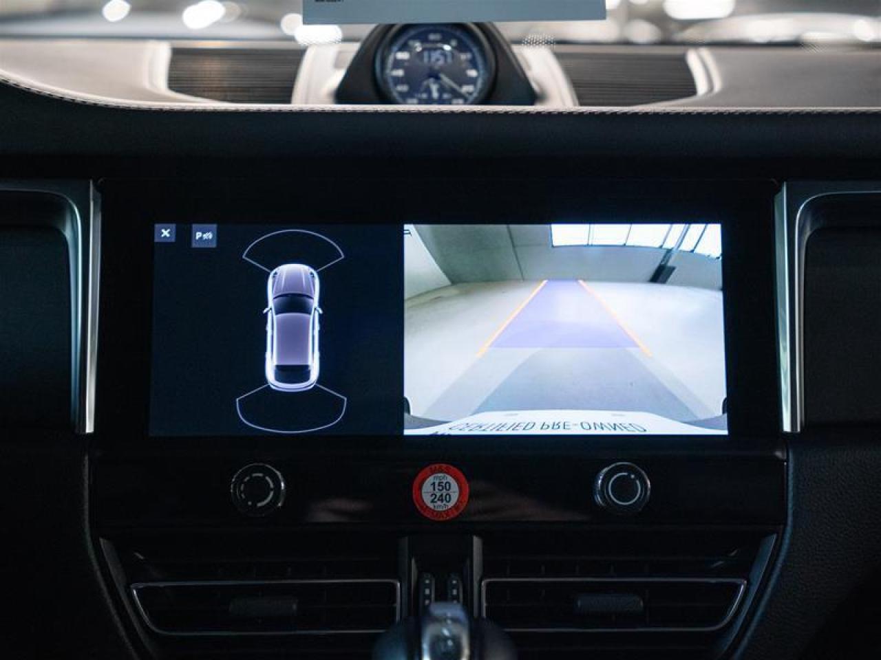 2025 Porsche Macan AWD Photo