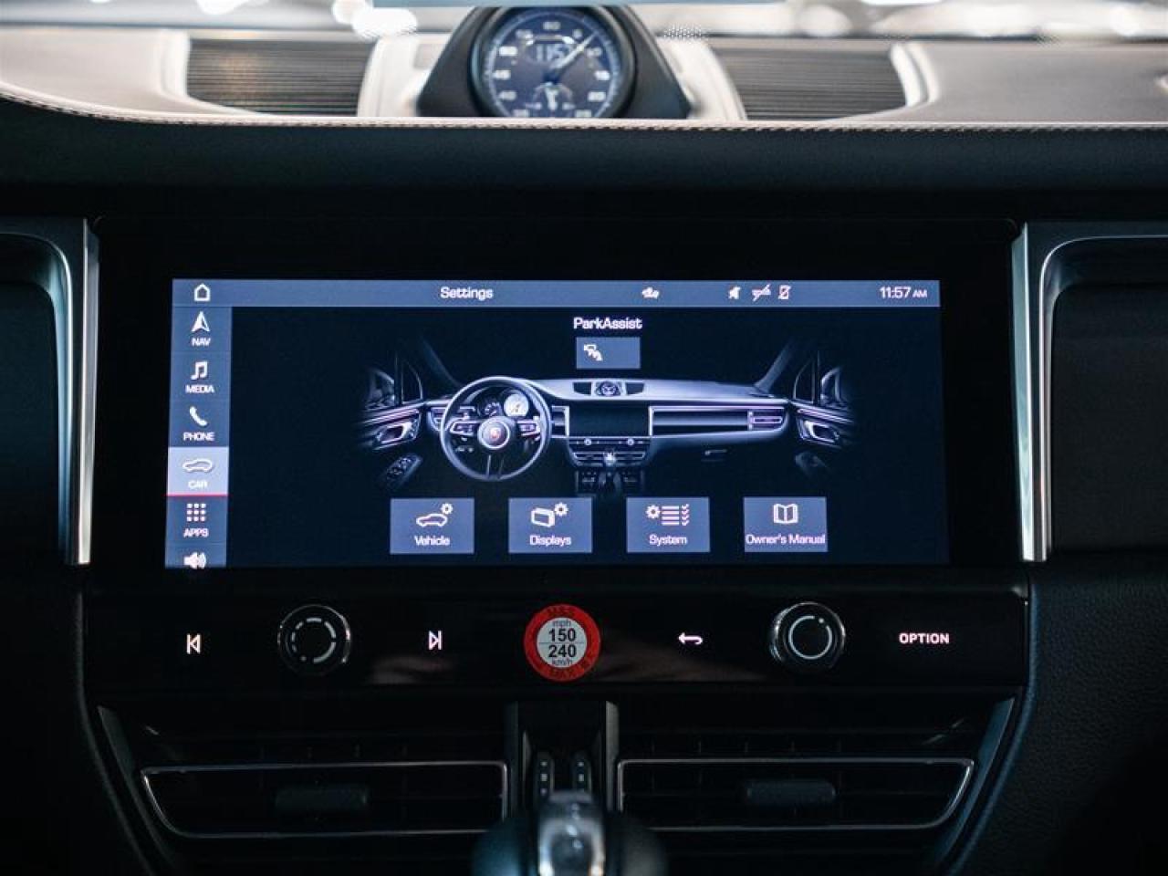 2025 Porsche Macan AWD Photo