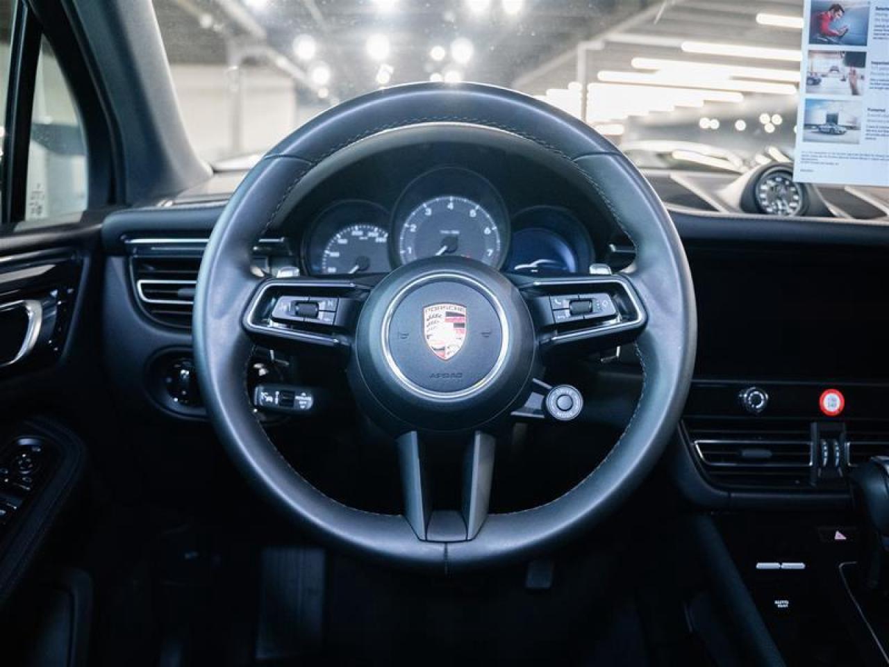 2025 Porsche Macan AWD Photo