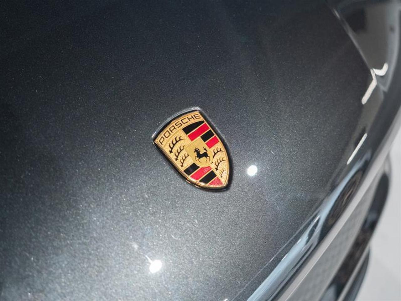 2025 Porsche Macan AWD Photo