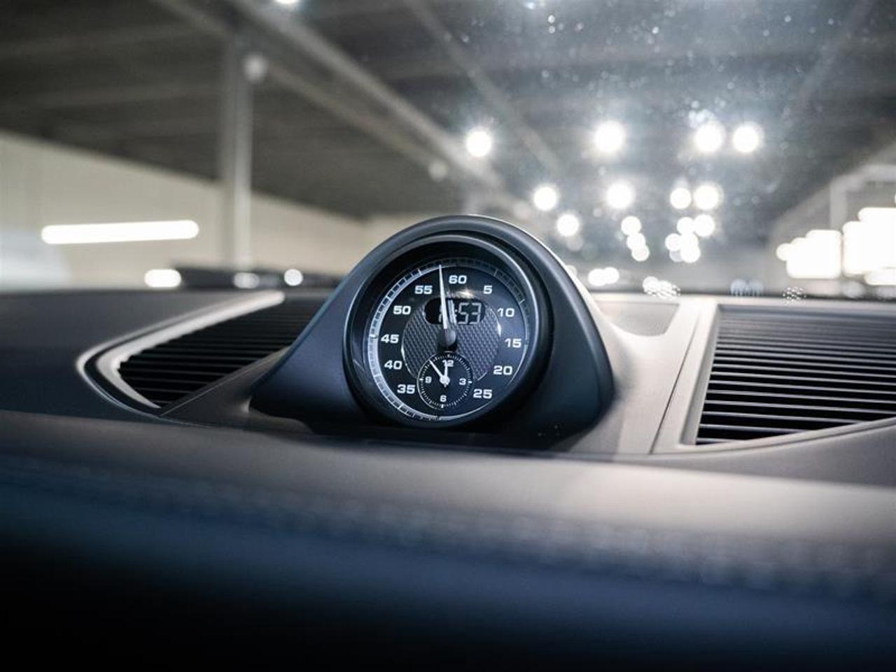 2025 Porsche Macan AWD Photo