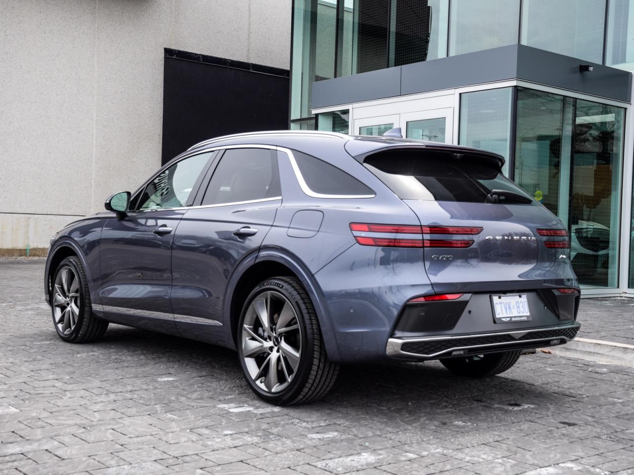 2026 Genesis GV70 2.5T AWD Prestige AWD  Ceres Blue w/Frozen Grey Photo3