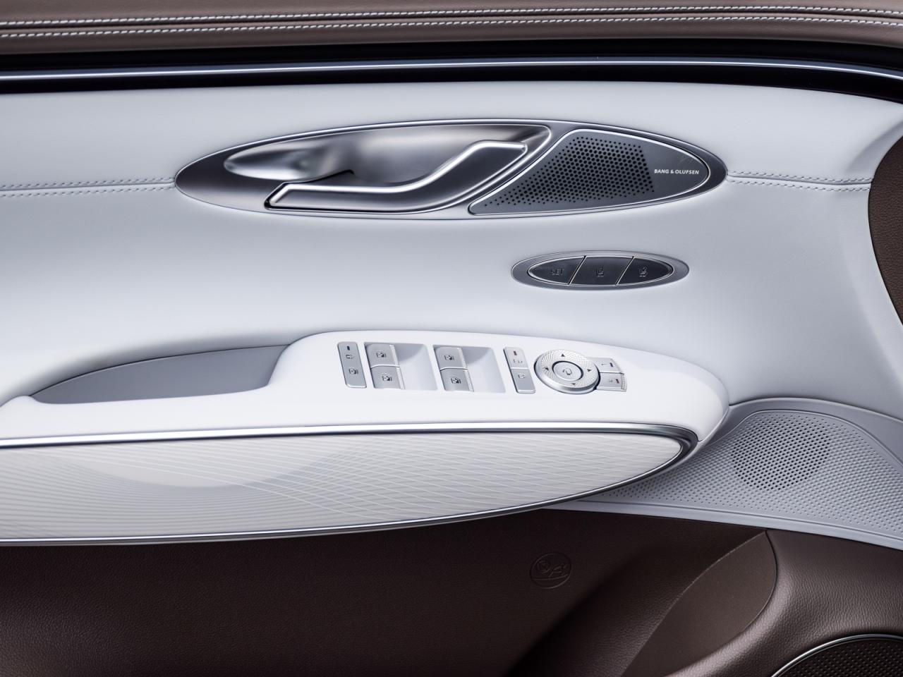 2026 Genesis GV70 2.5T AWD Prestige AWD  Ceres Blue w/Frozen Grey Photo