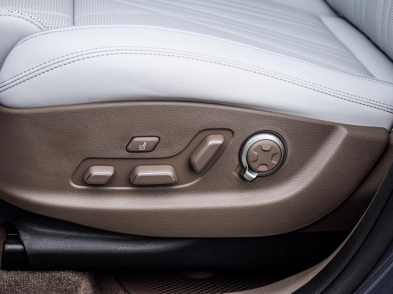 2026 Genesis GV70 2.5T AWD Prestige AWD  Ceres Blue w/Frozen Grey Photo