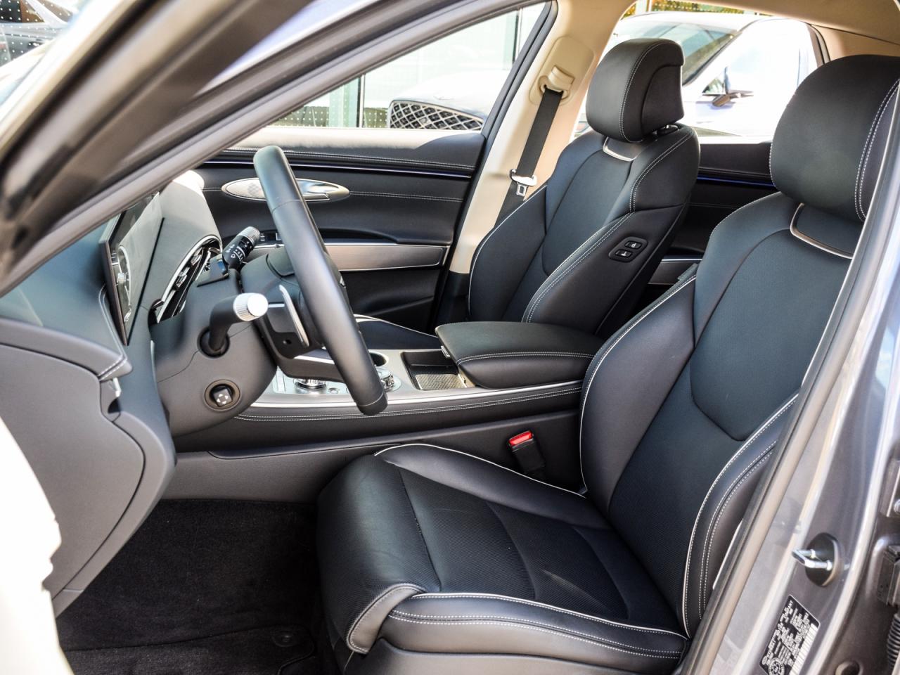 2026 Genesis GV70 2.5T Advanced Tech.Pkg AWD   Used Demonstrator Photo