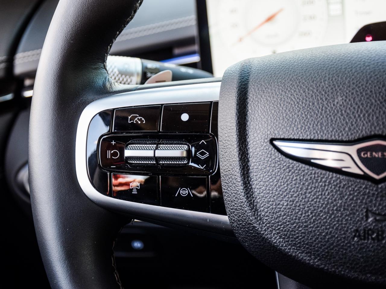 2026 Genesis GV70 2.5T Advanced Tech.Pkg AWD   Used Demonstrator Photo