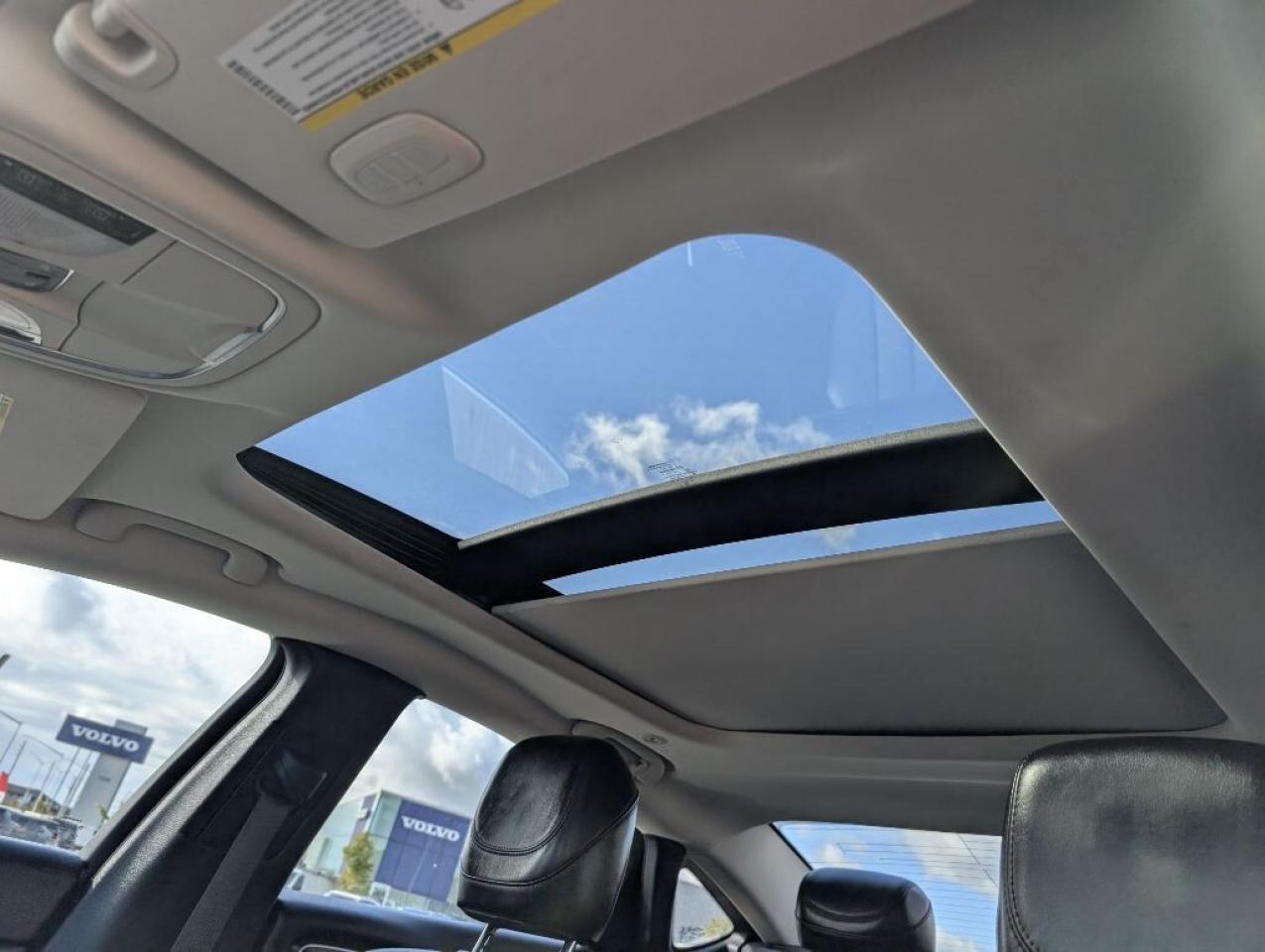 2016 Chrysler 200 C  LEATHER PANOROOF CAMERA HTD SEATS &STEERING Photo