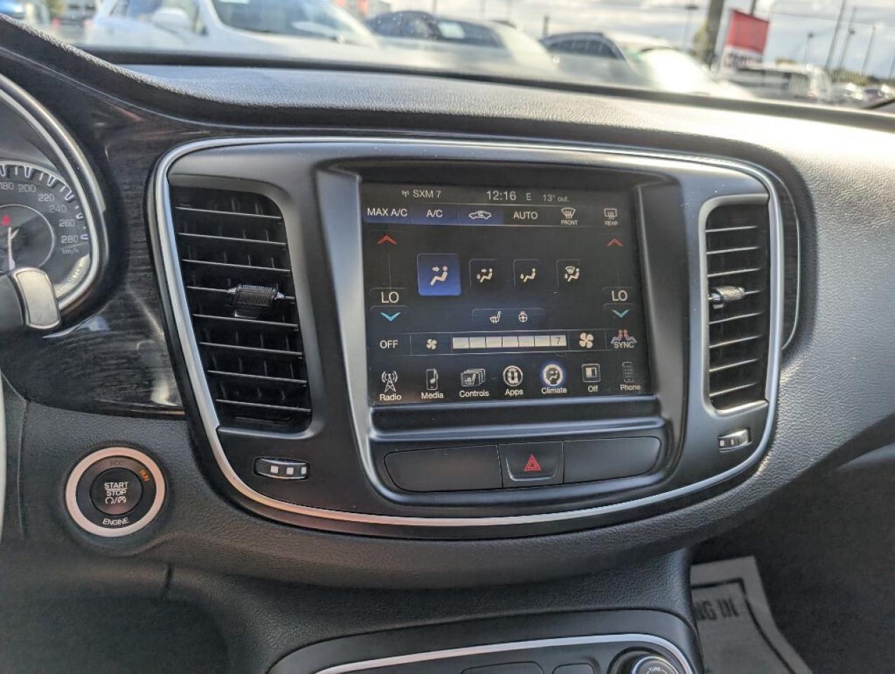 2016 Chrysler 200 C  LEATHER PANOROOF CAMERA HTD SEATS &STEERING Photo