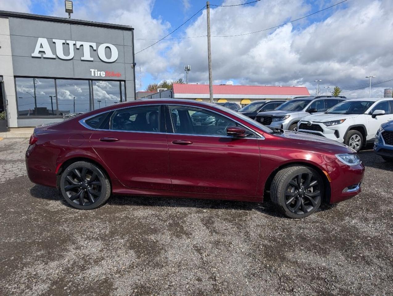 2016 Chrysler 200 C  LEATHER PANOROOF CAMERA HTD SEATS &STEERING Photo4