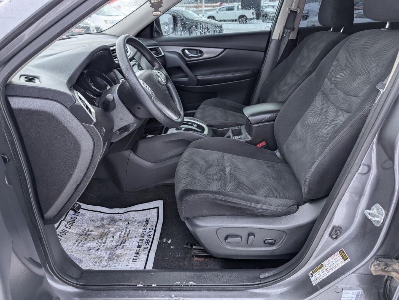 2016 Nissan Rogue SV AWD   PANOROOF   CAMERA   HTD SEATS Photo