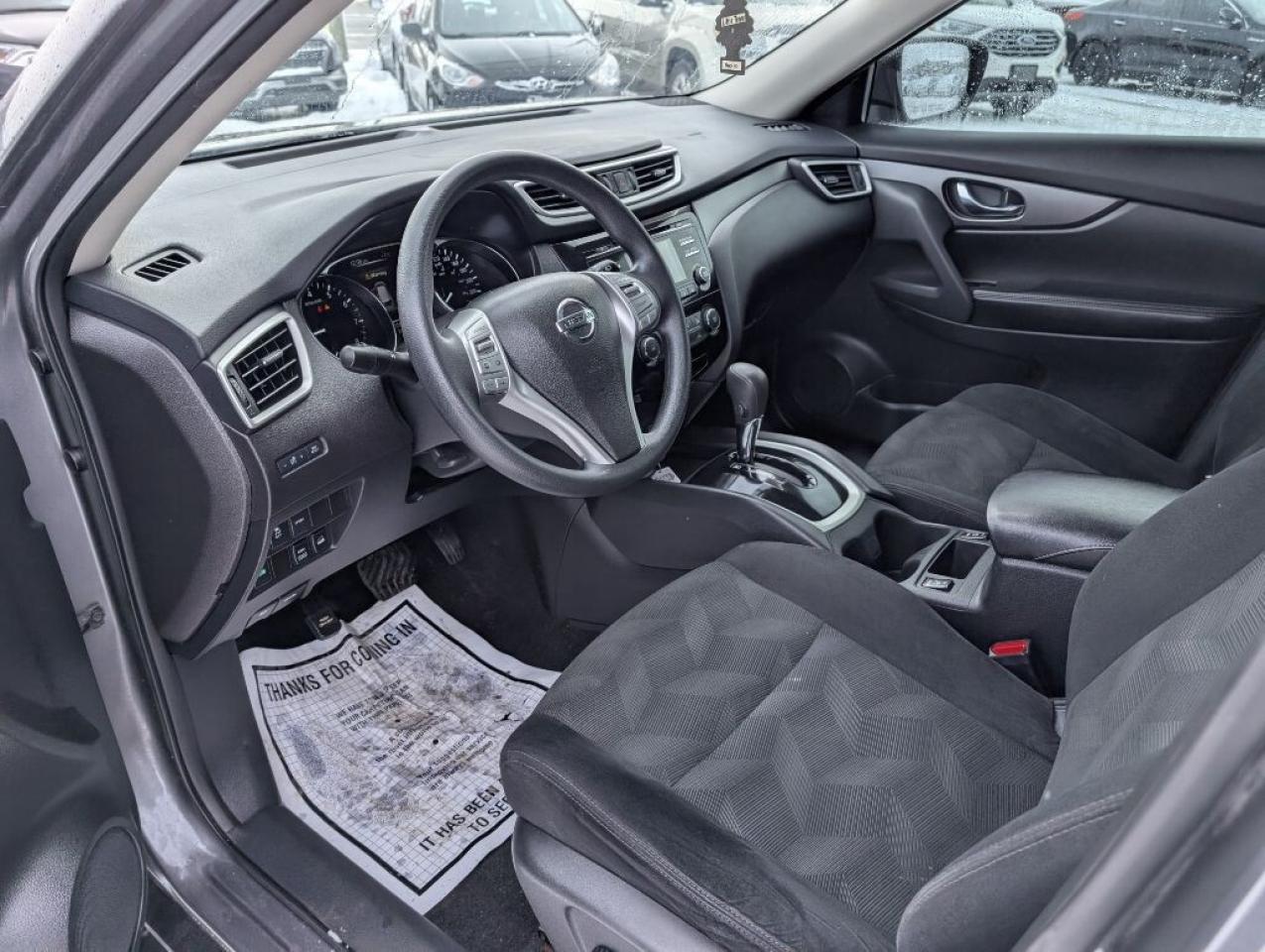 2016 Nissan Rogue SV AWD   PANOROOF   CAMERA   HTD SEATS Photo