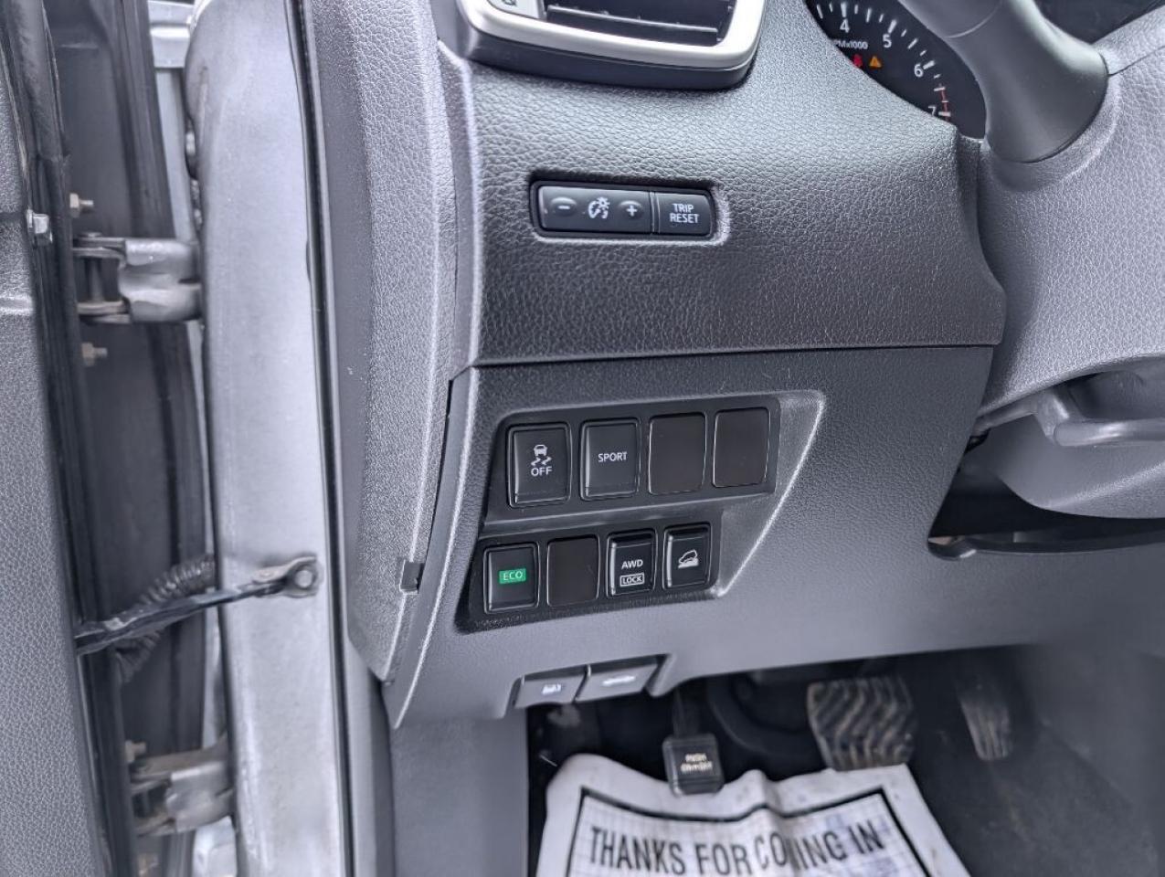 2016 Nissan Rogue SV AWD   PANOROOF   CAMERA   HTD SEATS Photo