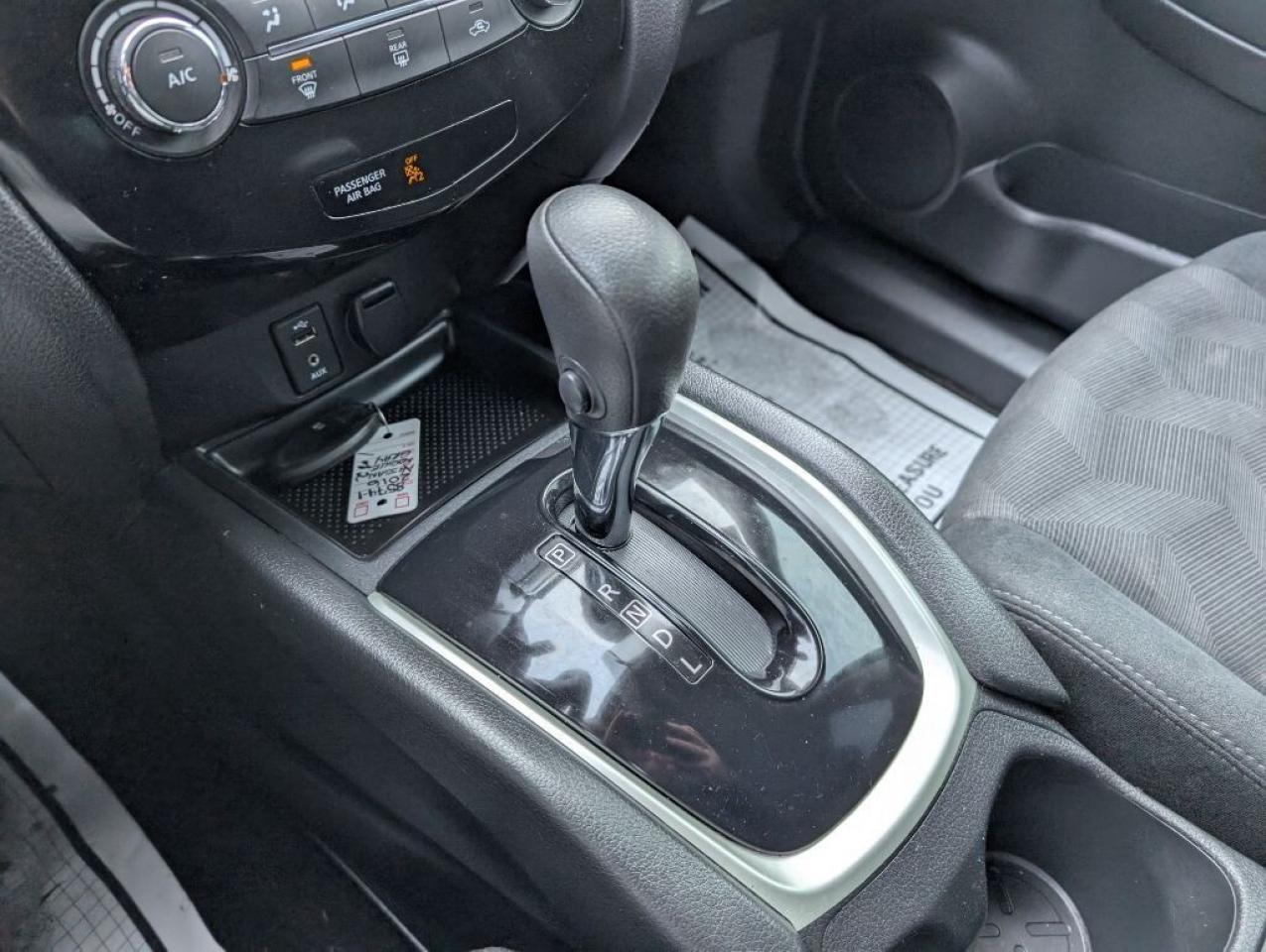 2016 Nissan Rogue SV AWD   PANOROOF   CAMERA   HTD SEATS Photo