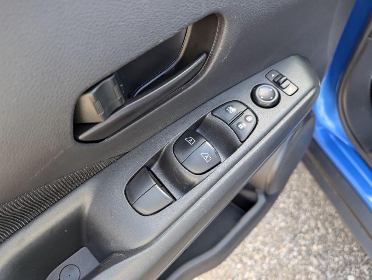 2022 Nissan Kicks S   CAMERA   BLIND SPOT   CARPLAY Photo