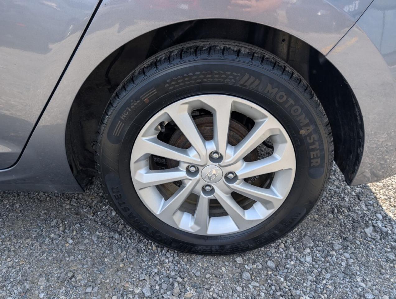 2020 Hyundai Accent Preferred   CAMERA   BLUETOOTH   HTD SEATS Photo