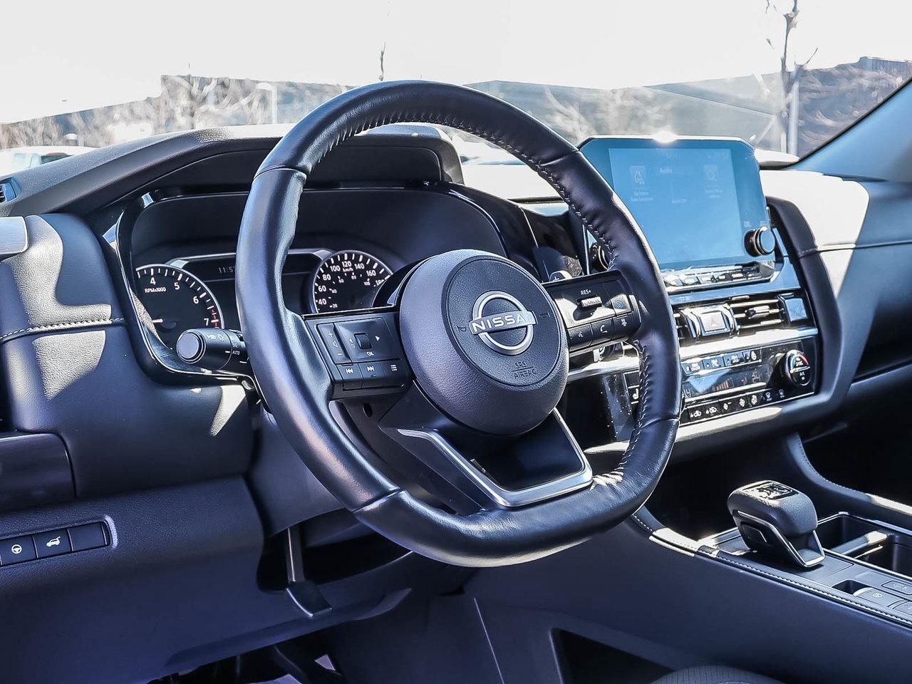 2024 Nissan Pathfinder SL 3.5l v6 4wd HOLIDAY SAVINGS Photo