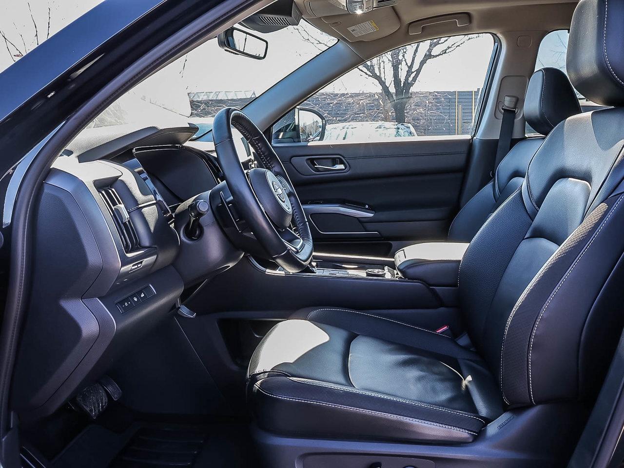 2024 Nissan Pathfinder SL 3.5l v6 4wd HOLIDAY SAVINGS Photo