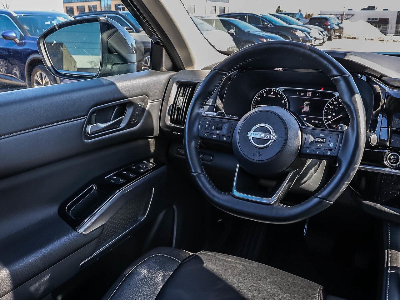 2024 Nissan Pathfinder SL 3.5l v6 4wd HOLIDAY SAVINGS Photo