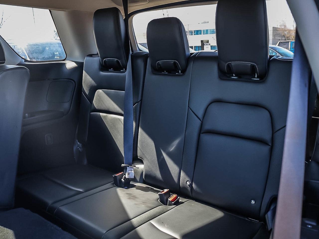 2024 Nissan Pathfinder SL 3.5l v6 4wd HOLIDAY SAVINGS Photo