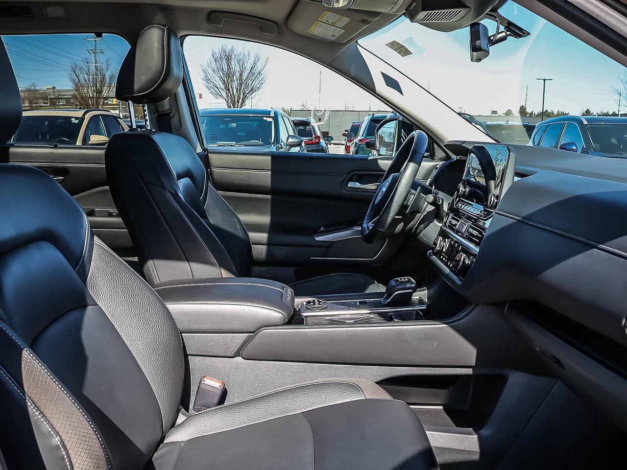 2024 Nissan Pathfinder SL 3.5l v6 4wd HOLIDAY SAVINGS Photo