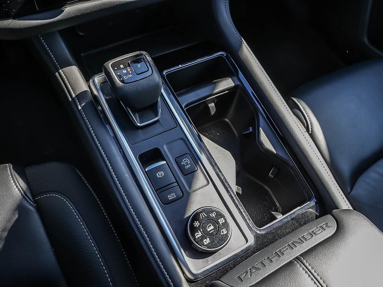 2024 Nissan Pathfinder SL 3.5l v6 4wd HOLIDAY SAVINGS Photo