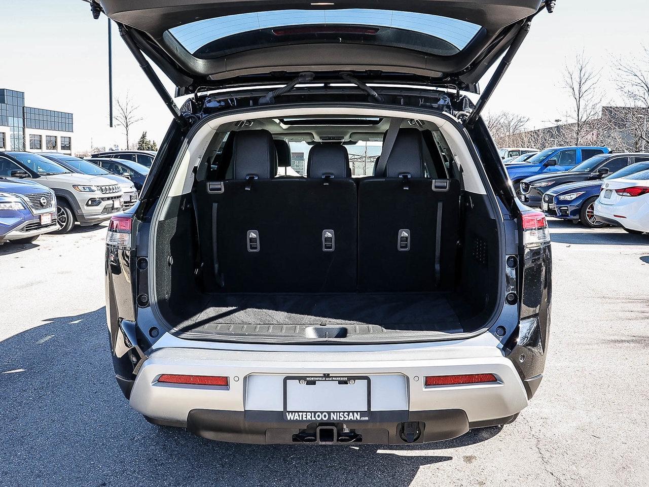 2024 Nissan Pathfinder SL 3.5l v6 4wd HOLIDAY SAVINGS Photo