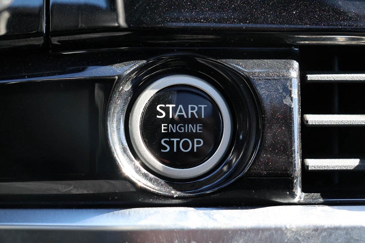 2024 Nissan Pathfinder SL 3.5l v6 4wd HOLIDAY SAVINGS Photo