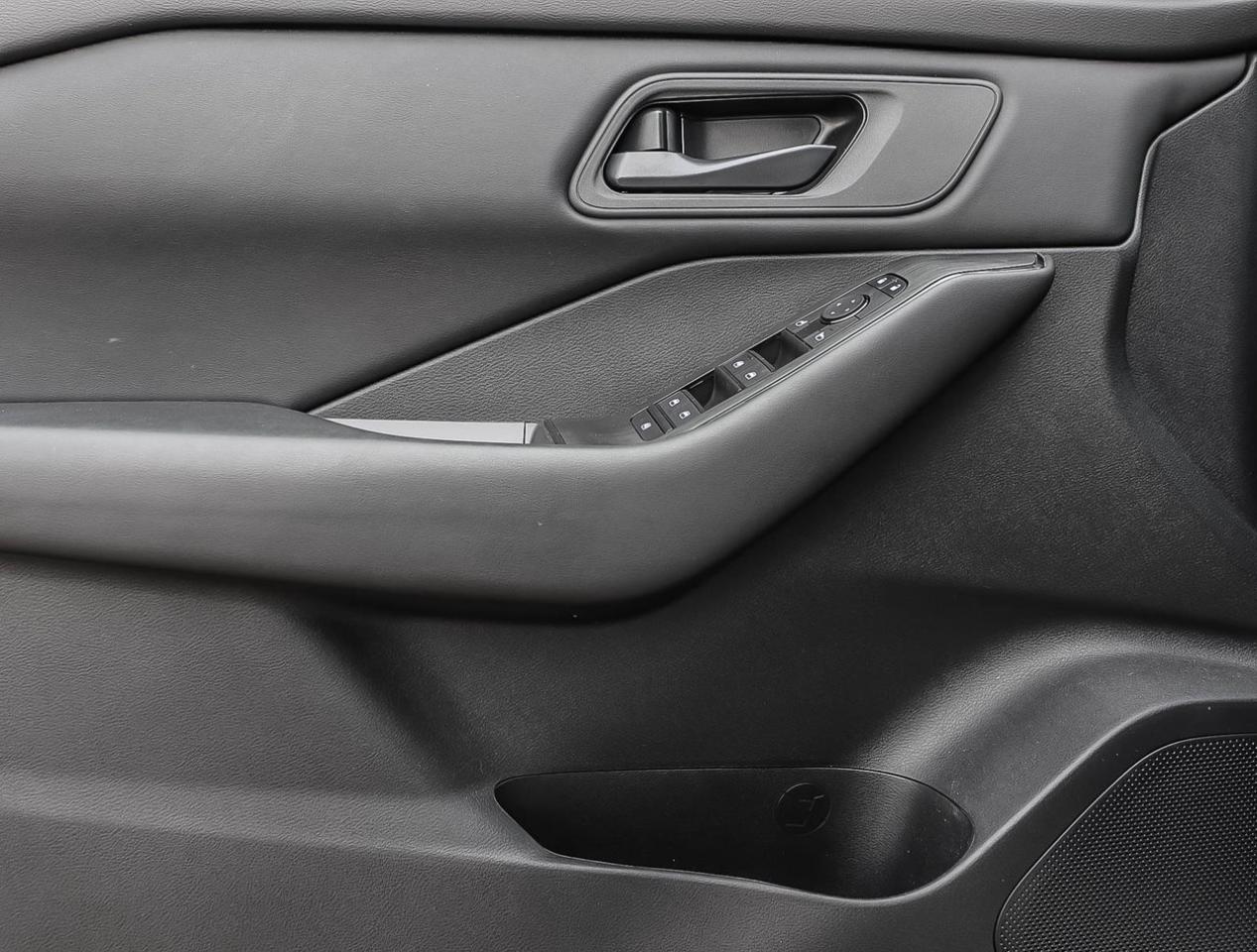 2024 Nissan Rogue S Photo