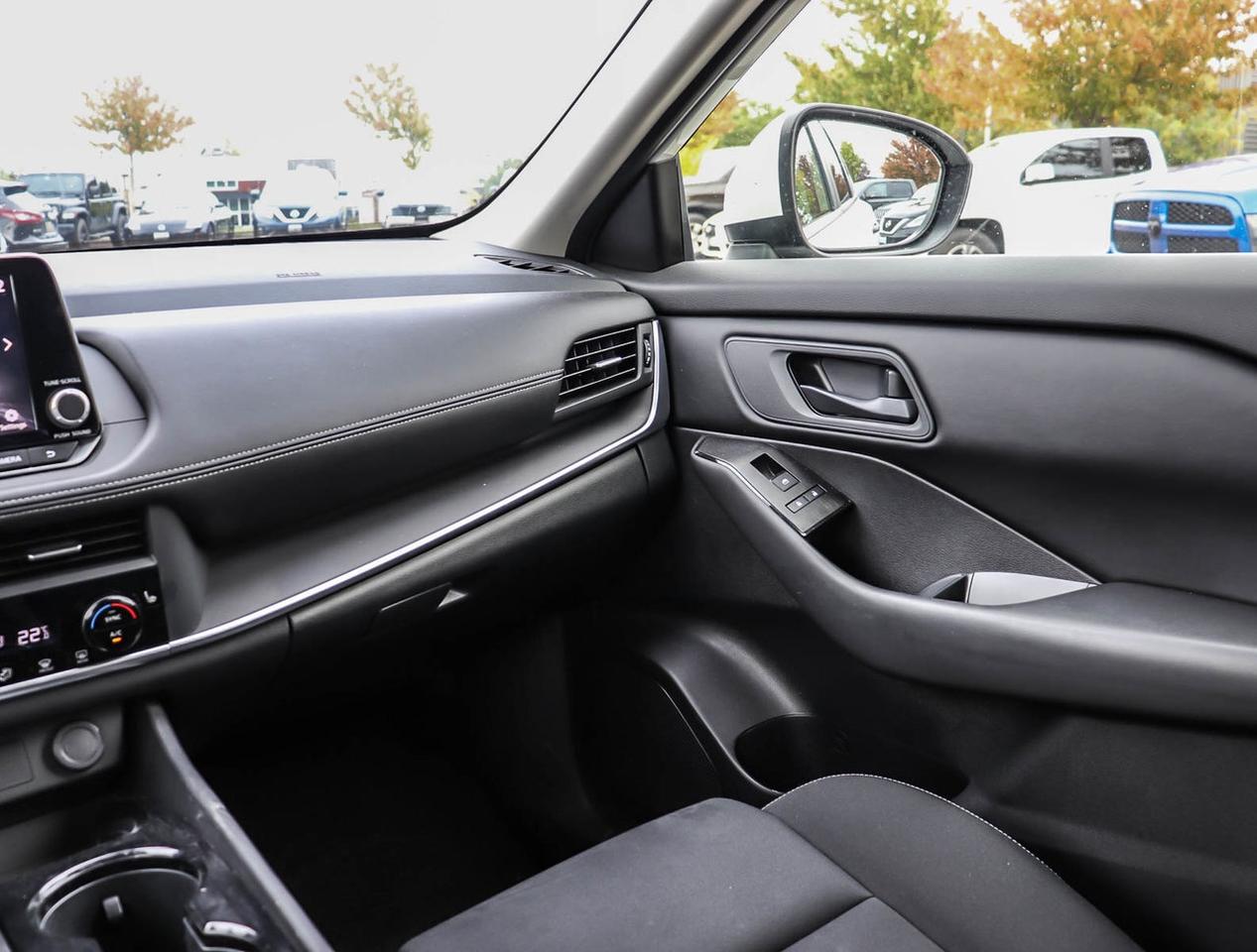 2024 Nissan Rogue S Photo