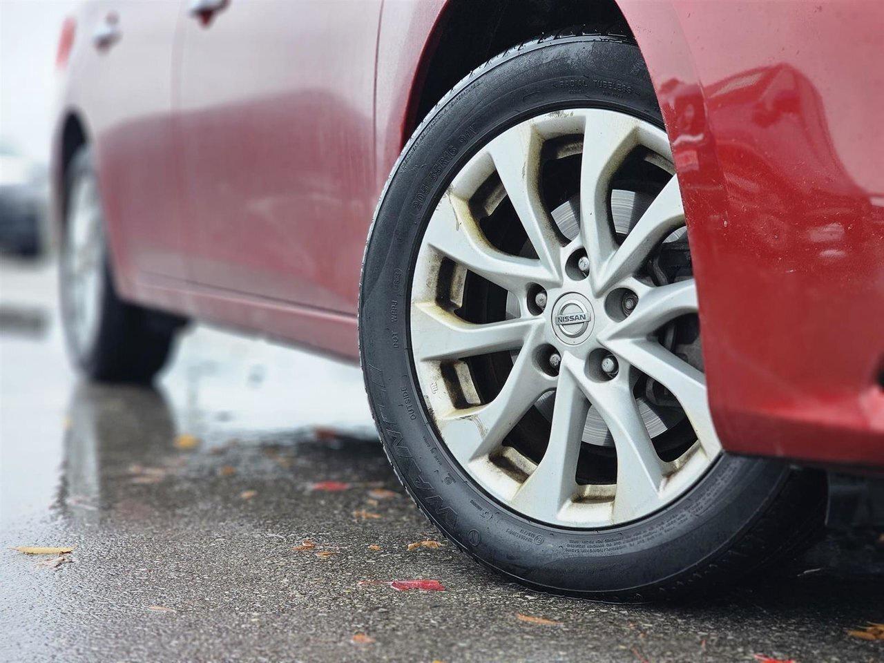 2017 Nissan Sentra SV Photo